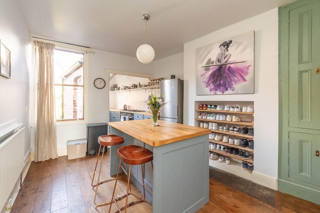 LOUNGE, KITCHEN AND DINER
