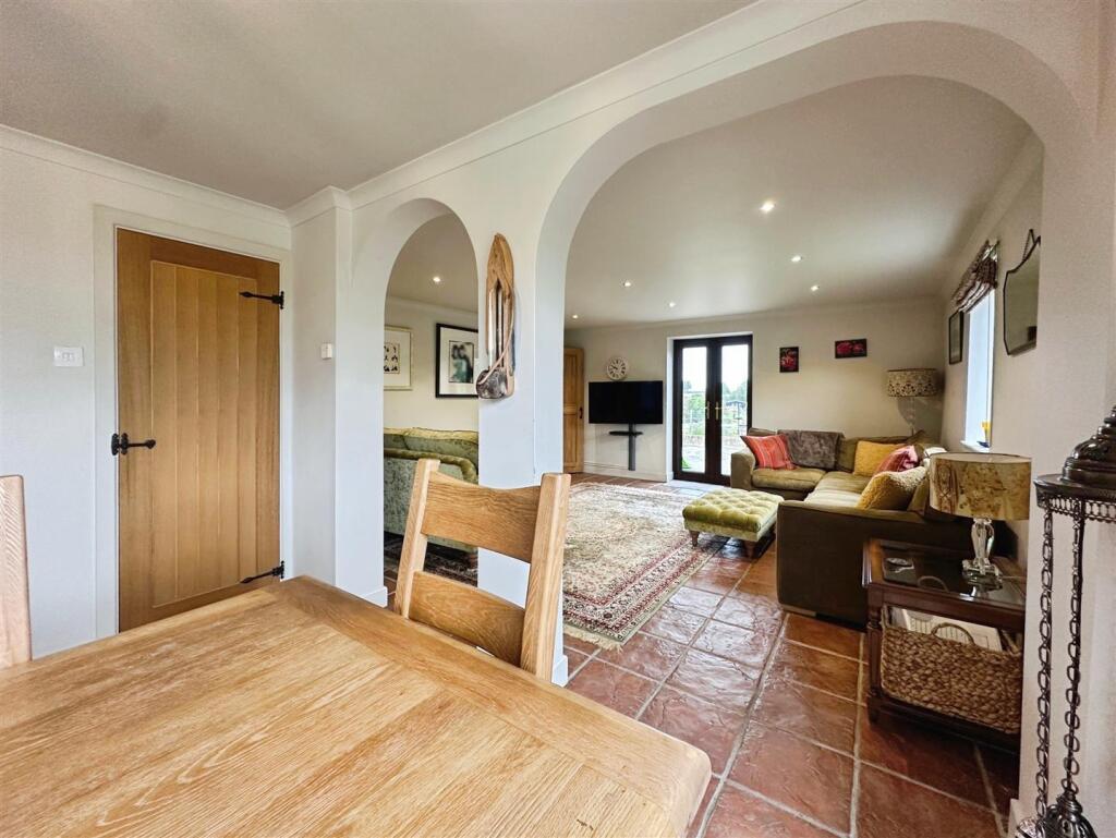 85dcad30--442A-B63A-2F8558984A29-26888-000007B201A