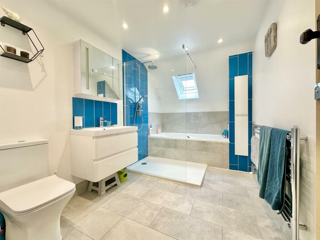 Ensuite.jpg