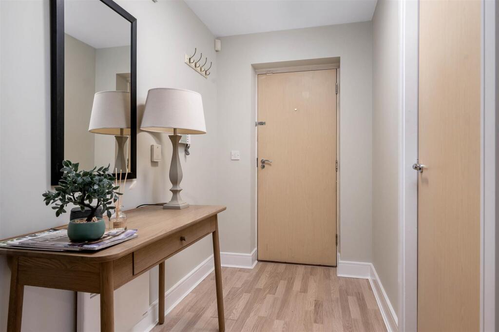 28 Prestwick Way WEB PH-13.jpg