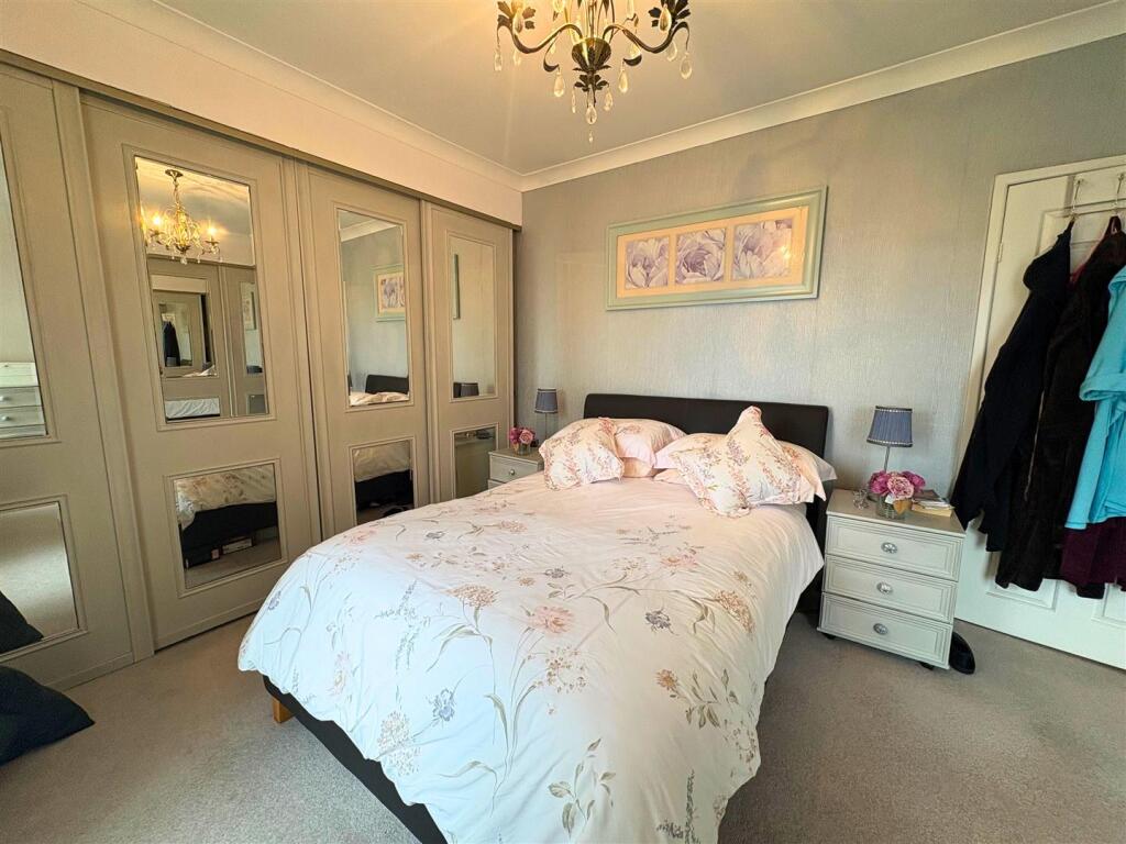 Bedroom 1c (edit).jpg