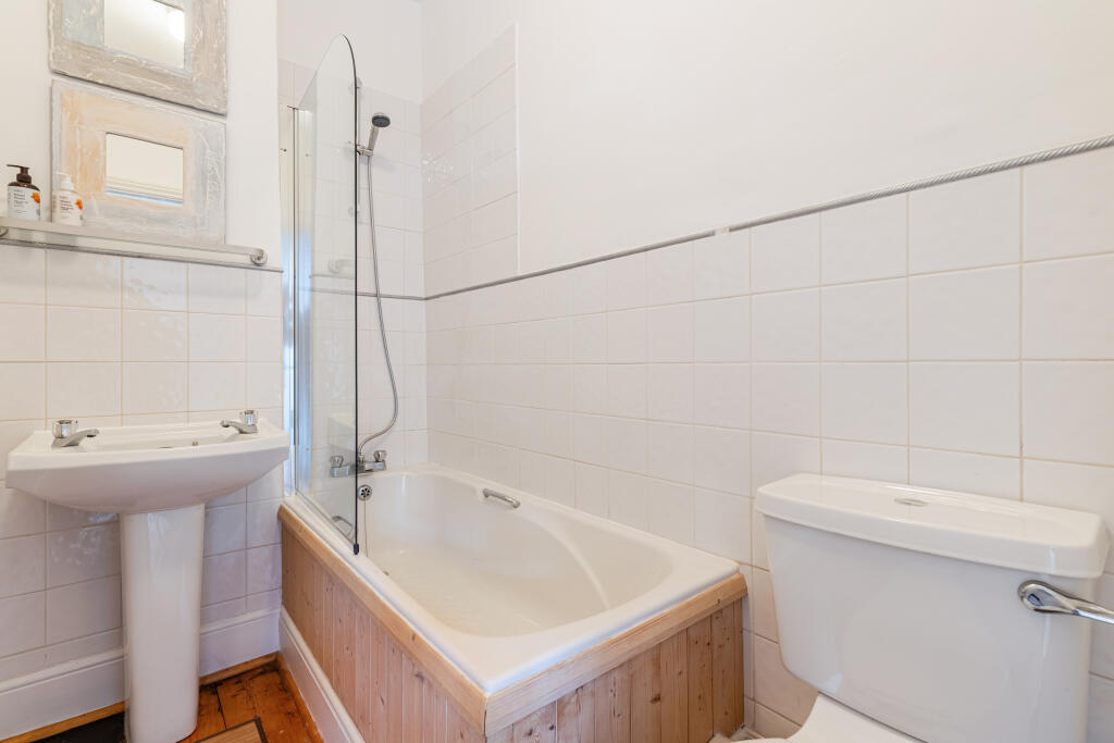 22 Family Bathroom 69 South Ford Road Dartmouth - 