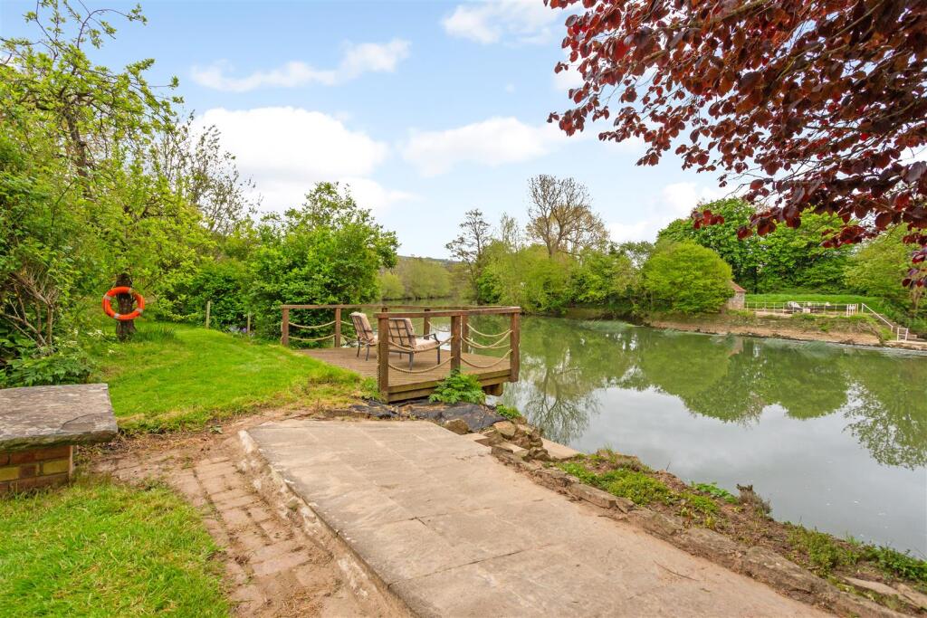 69669_Crofton Cottage, Bath Road - (22).jpg