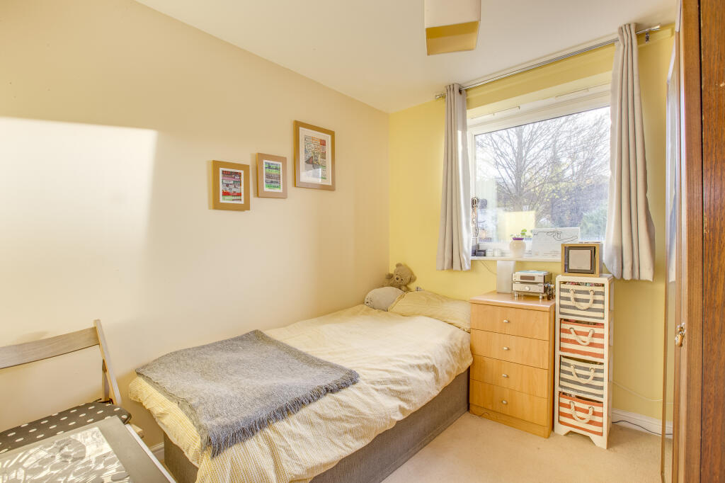 Flat 4 St Johns View, West End Road, HP11 2PW-3