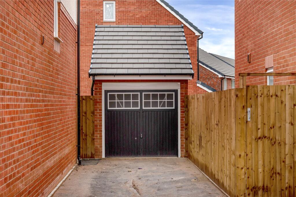 Detached Garage