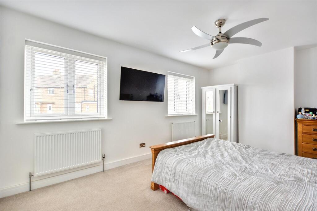 Bedroom 1_1.jpeg