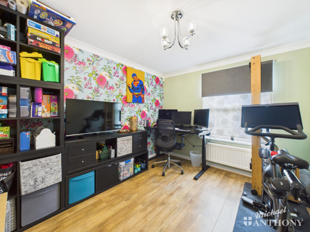 CAM03218G0-PR0798-STILL020