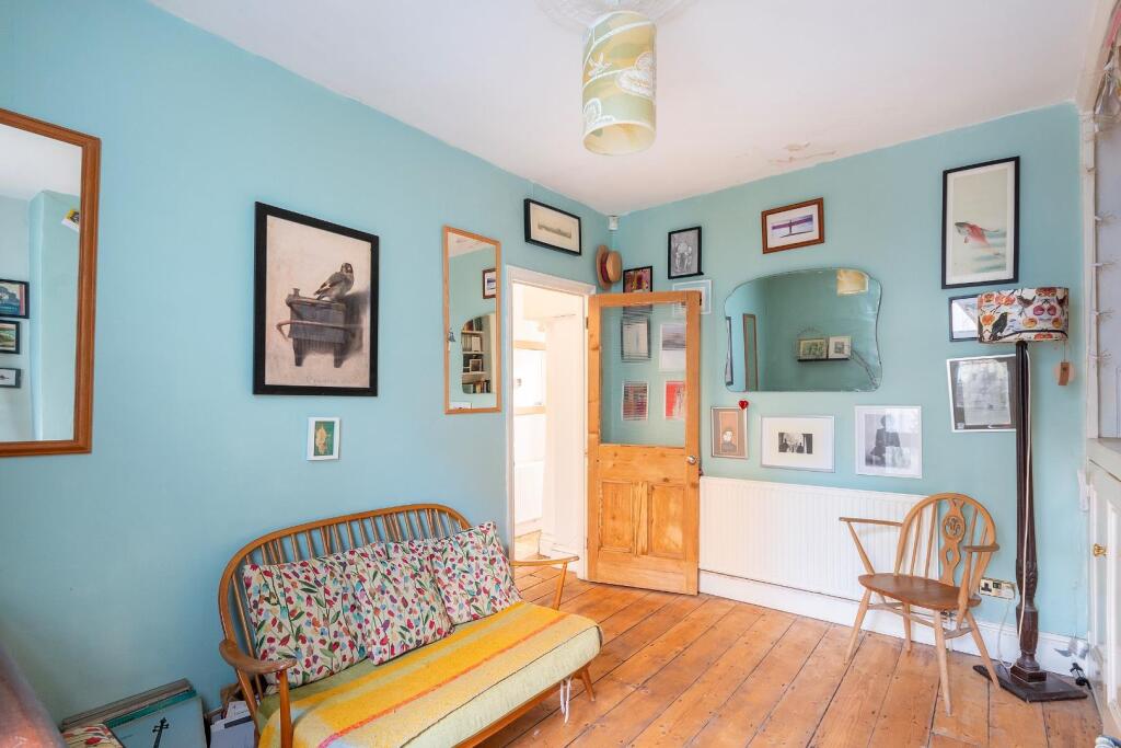 1C1R3WH - Dining Room A.jpg