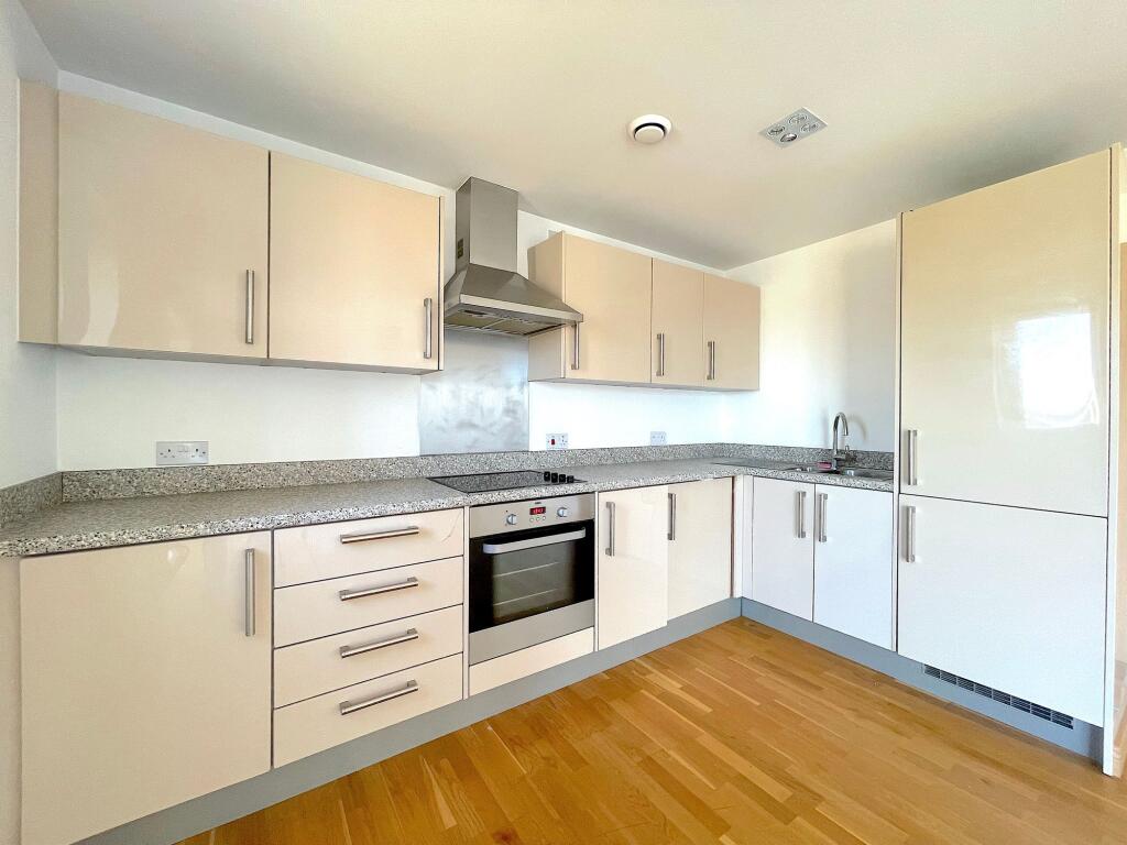 Living Room/Kitchen/Dining Room (4)