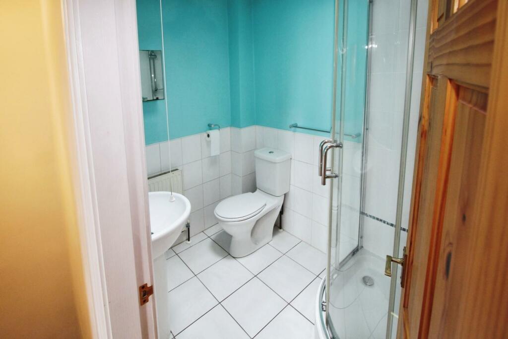 SHOWER ROOM