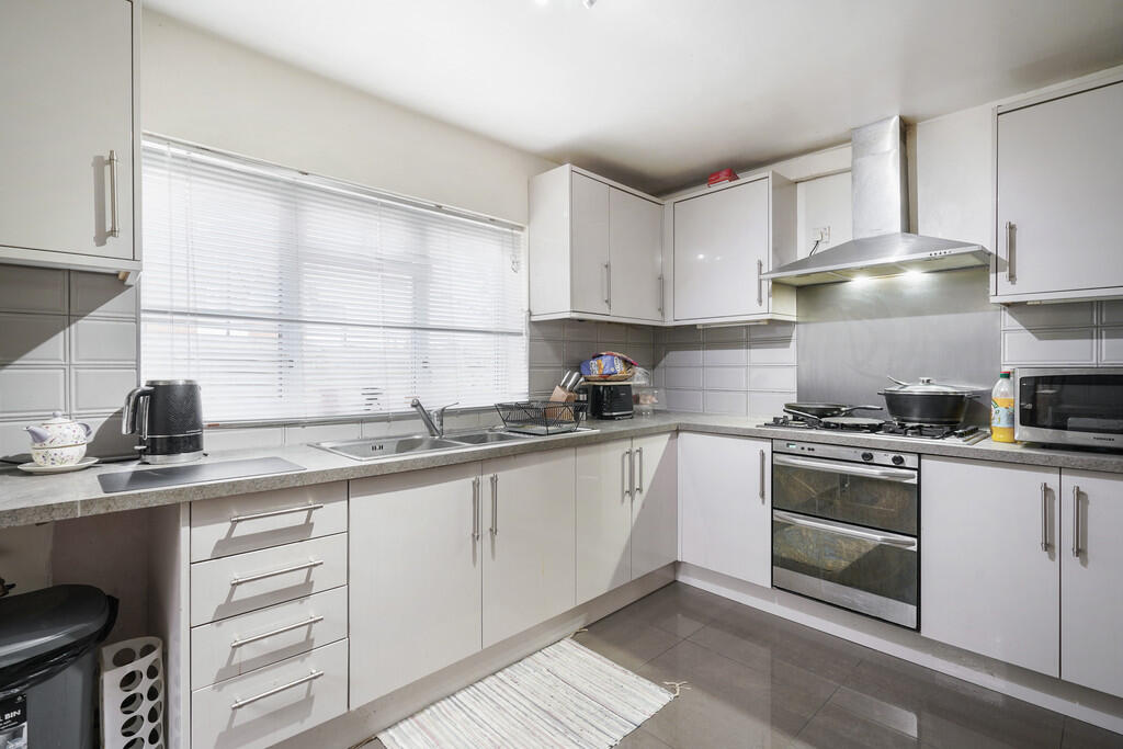 3 Rockhall Road -...