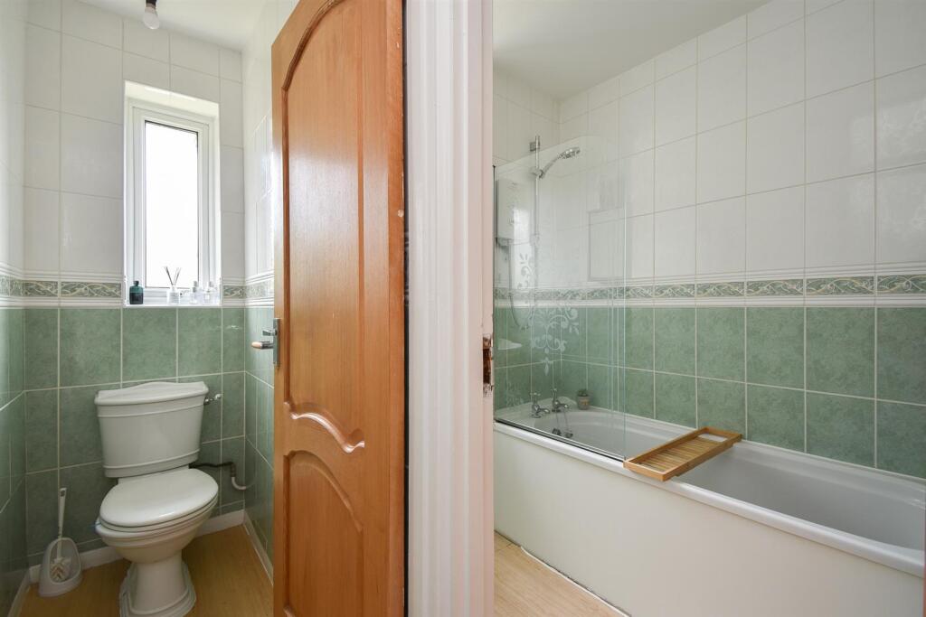 Bathroom &amp; W/C