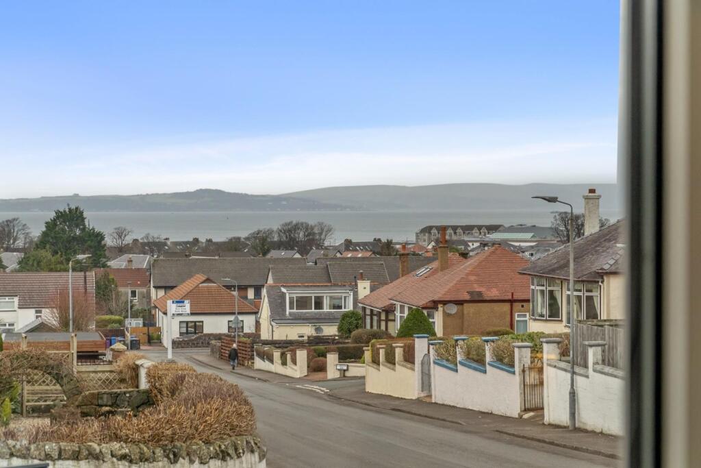 30_1 auchenmaid dr 00027 tn.jpg