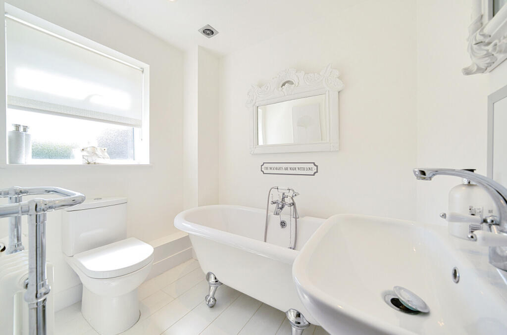 1294602-2-682c5d3...