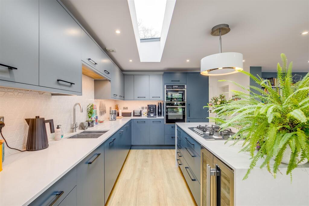 Eastholm Green 9-10.jpg