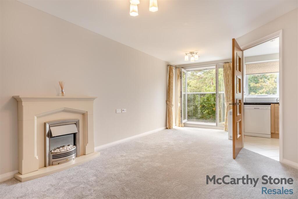8663506-interior14.jpg