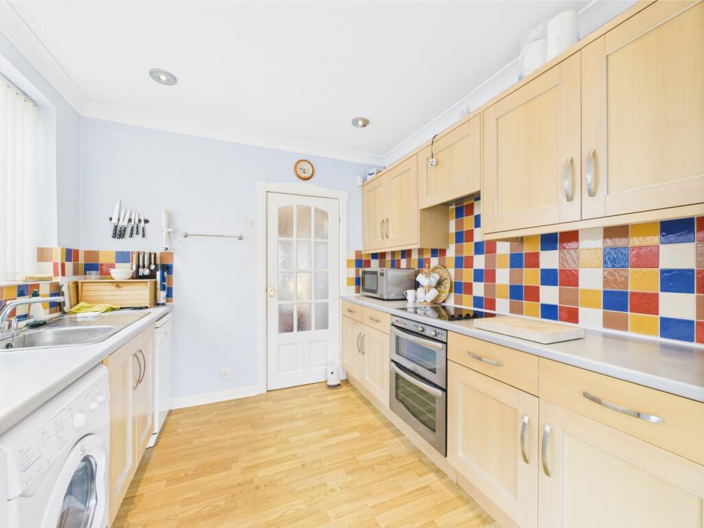 CAM02386G0-PR0131-STILL017