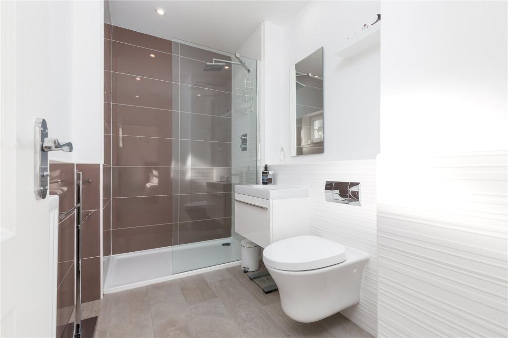 En Suite Shower