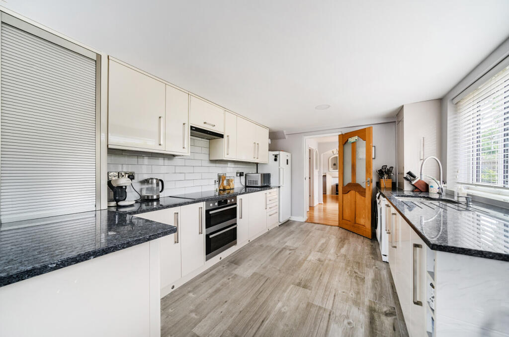 1299464-8-6837203...