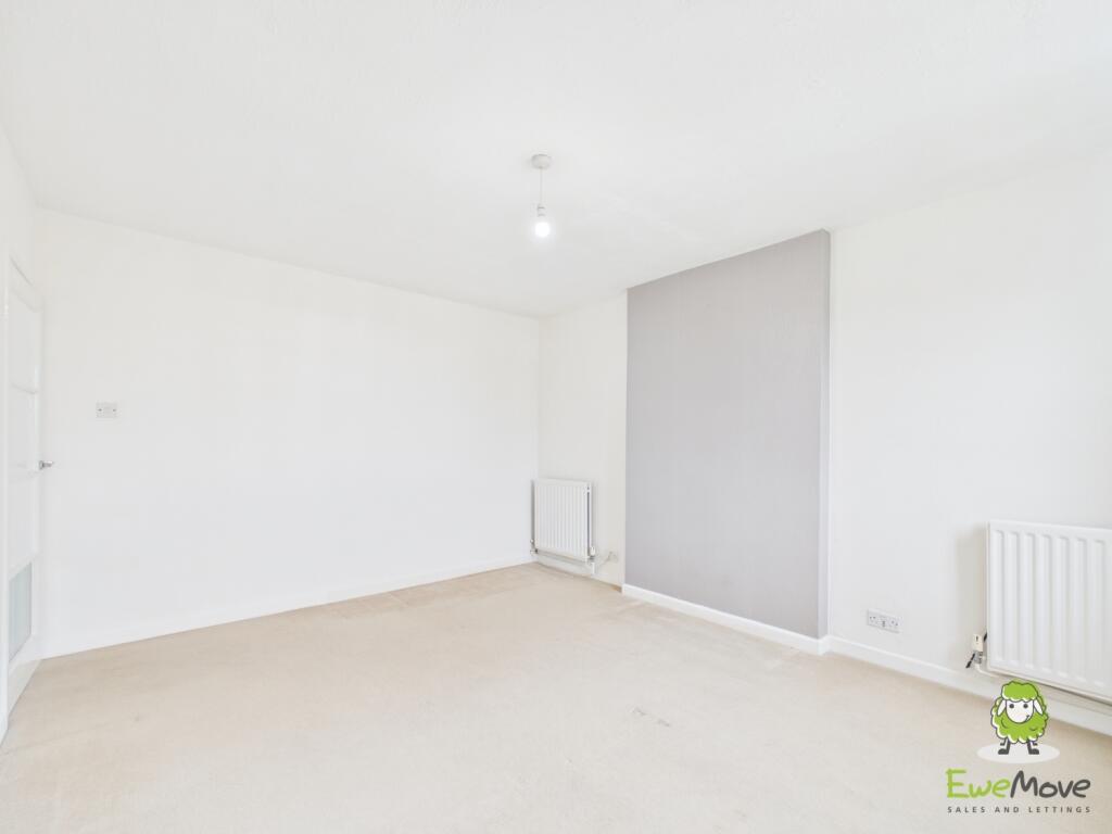 Ewemove Basingstoke Devonshire Place Sitting Room