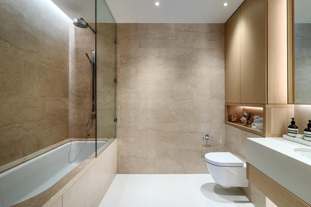 101_Floral_Court_...