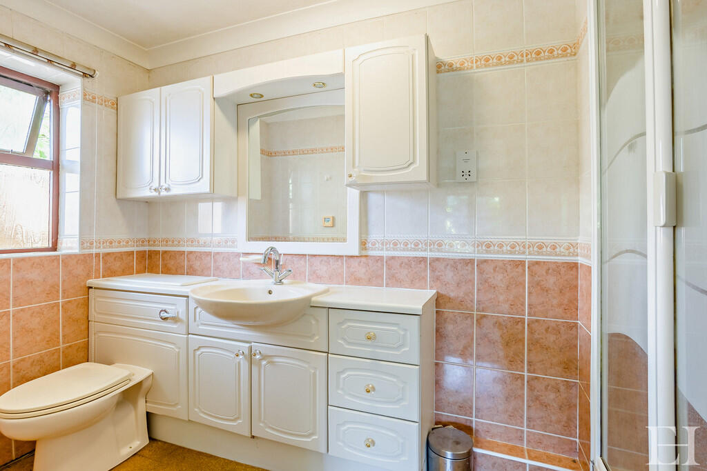 8652915-interiorW...