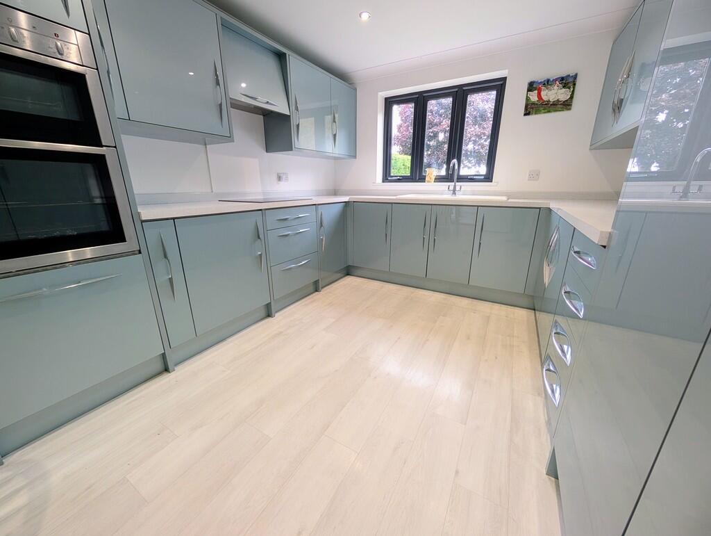 PXL_20250821_1353...