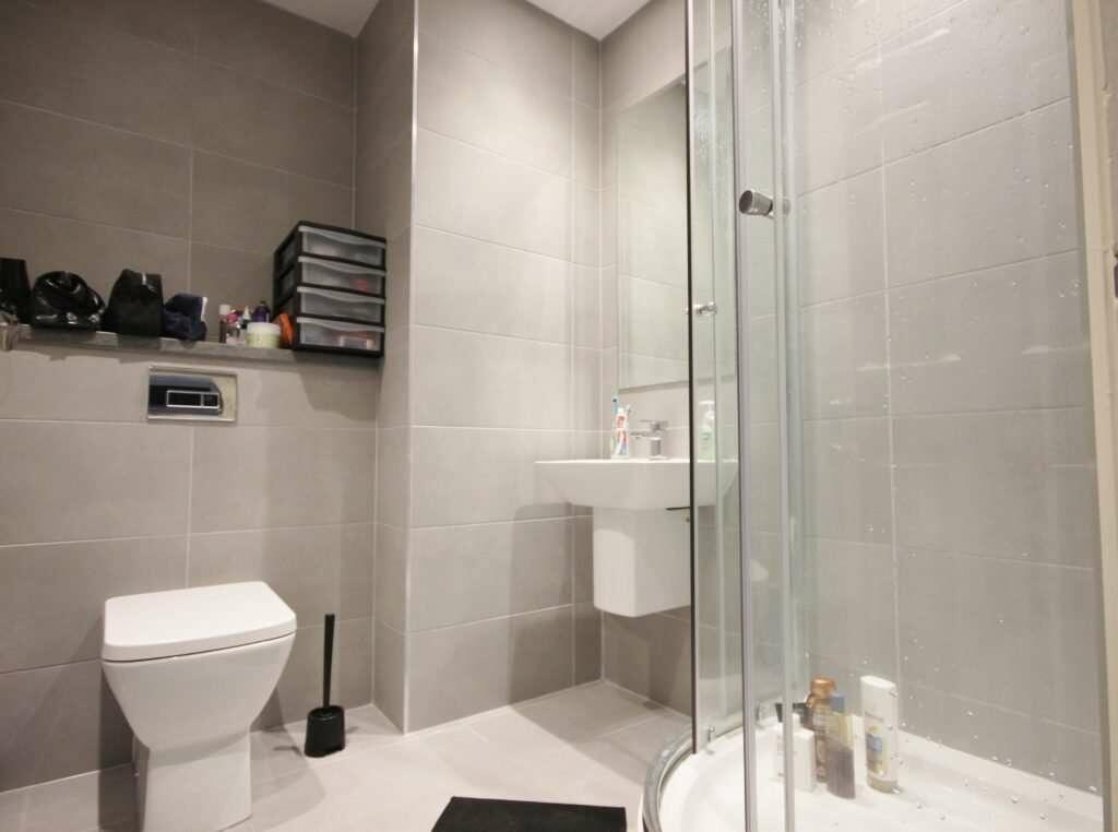 Flat_5_St_James_Row