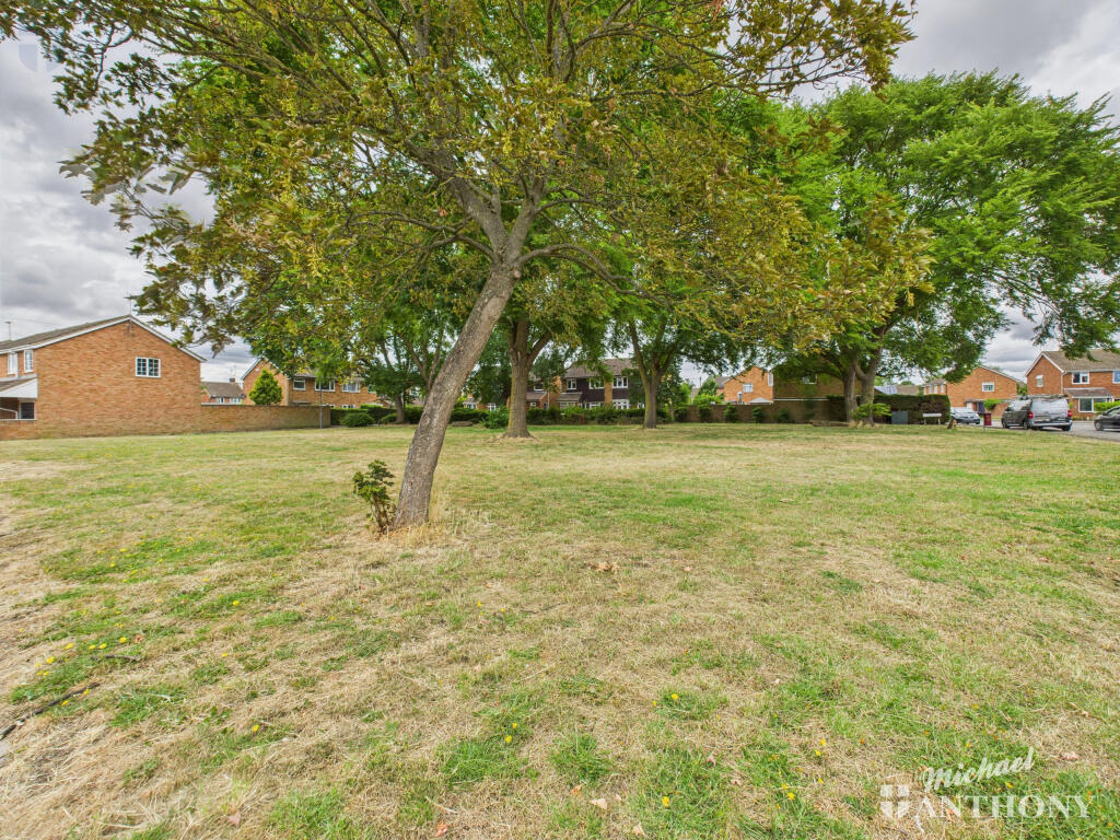 CAM03852G0-PR0356-STILL003