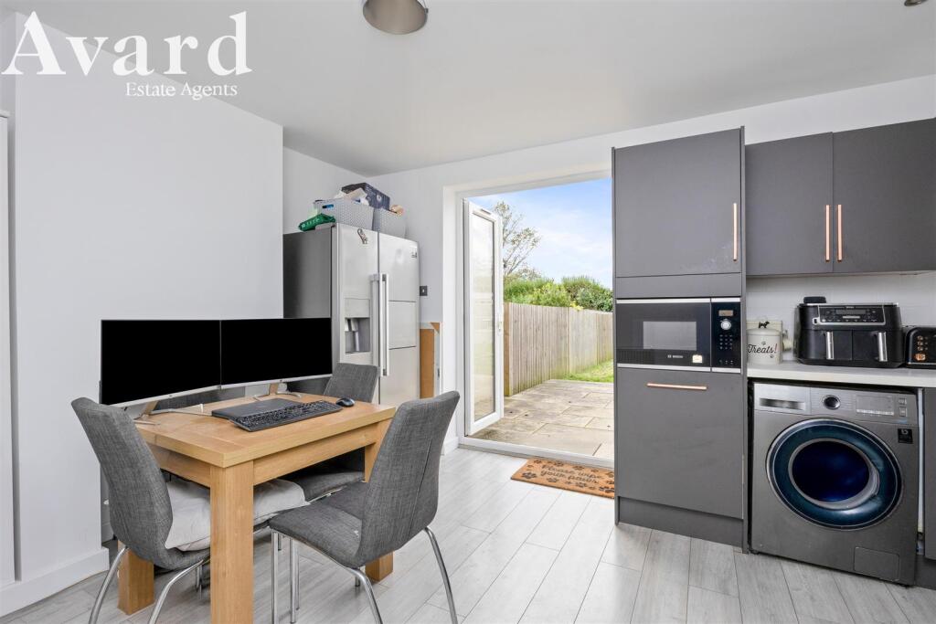 Craignair Avenue, 15-004.jpg