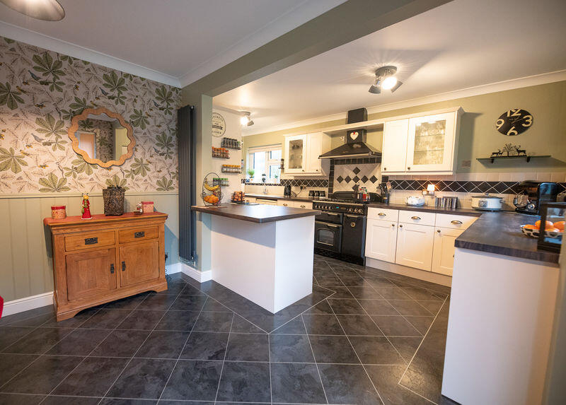 37 Kingswood Crescent, Rayleigh