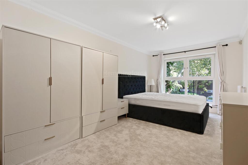 06-2bf777426 - AM - Victoria Court, 30 Melville Pl