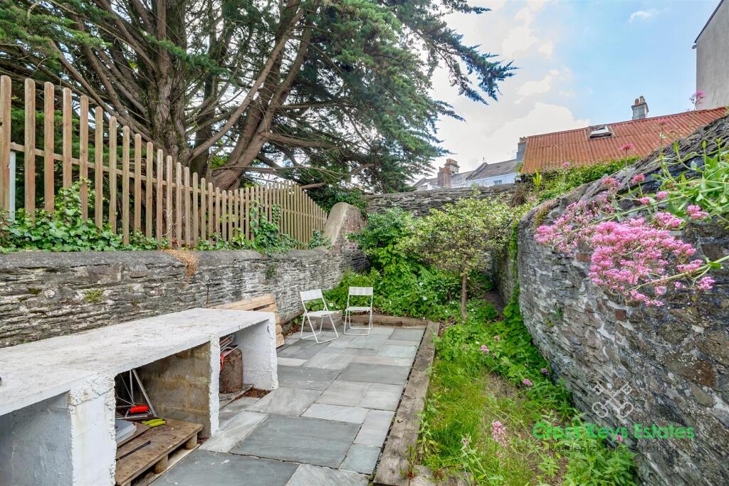 Enclosed Rear Garden