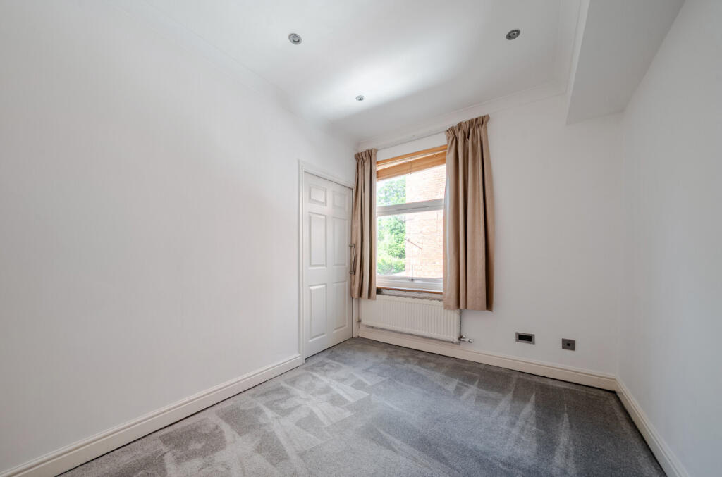 1295732-6-6824b4d...