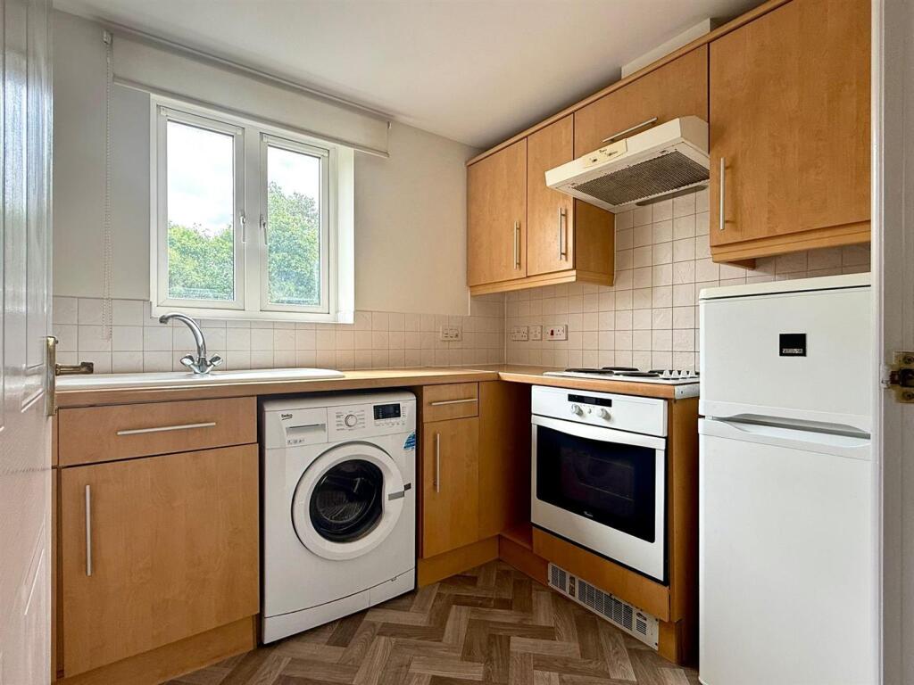 170 Saltash Kitchen.jpg
