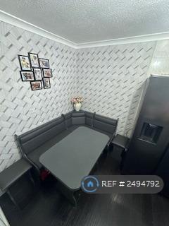 Kitchen Sitting Area