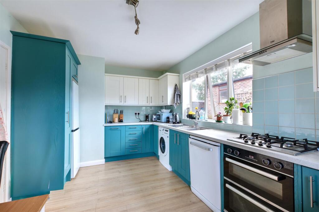 Kitchen_1.jpeg