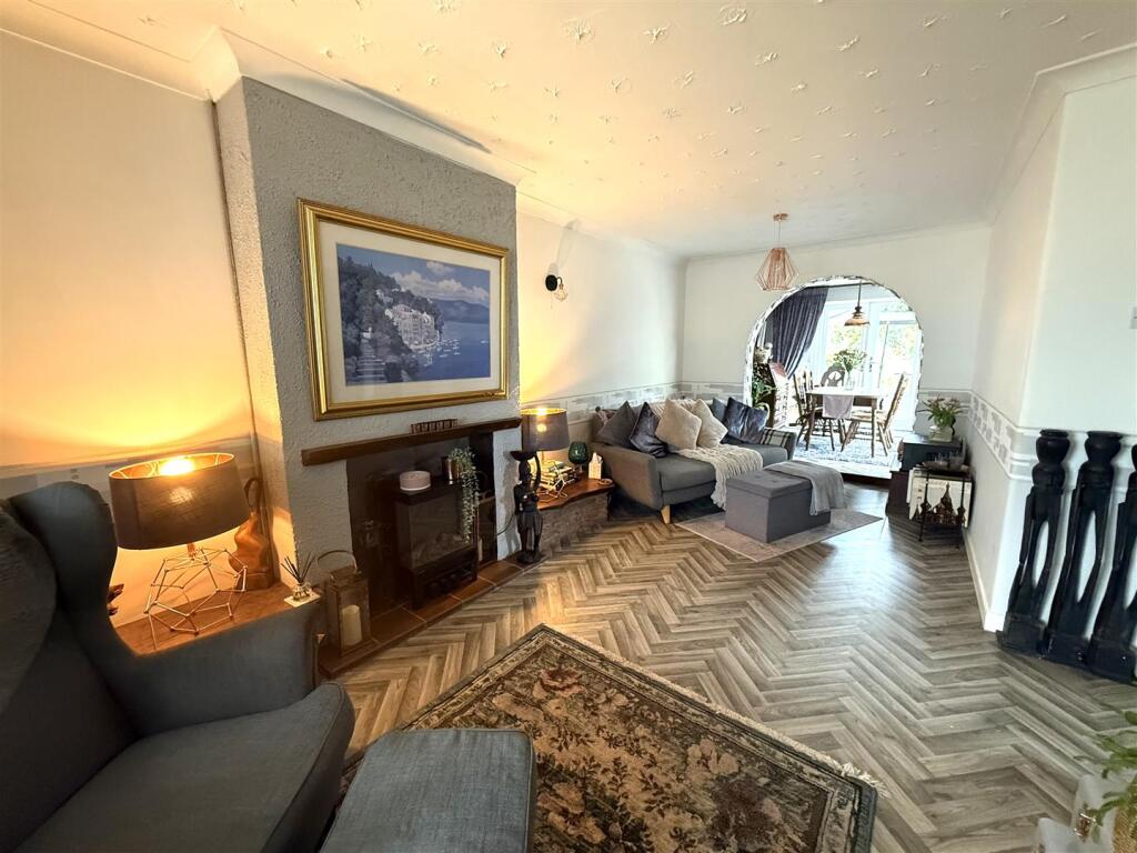 64 ARMITAGE LOUNGE 2 - Copy.jpeg