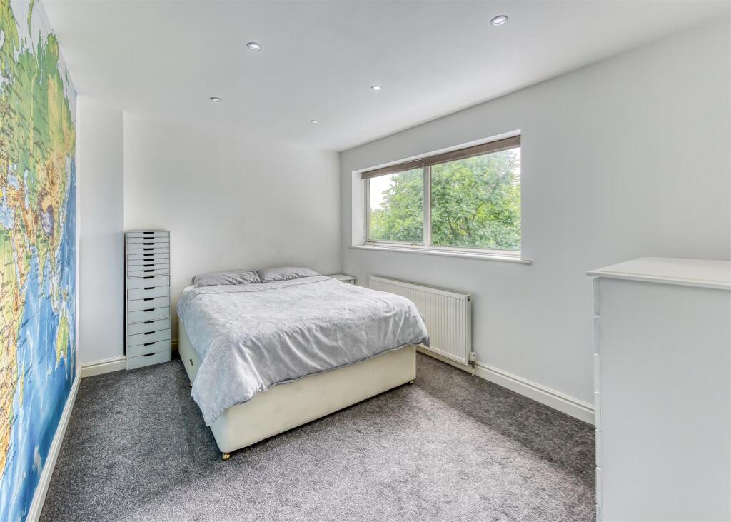 Stonegarth-Bedroom 2.jpg