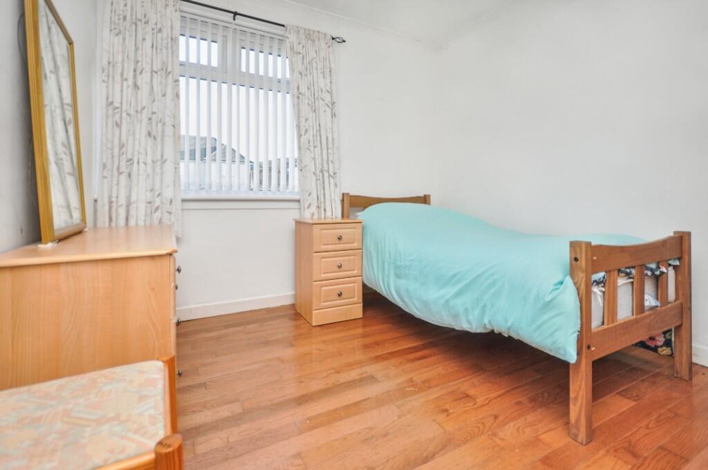 Dining Room/ Bed 3