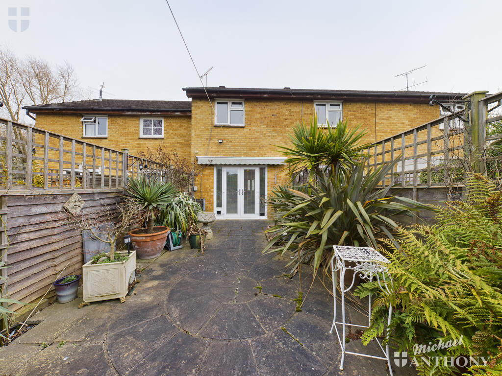 CAM00493P1-PR0311-STILL11