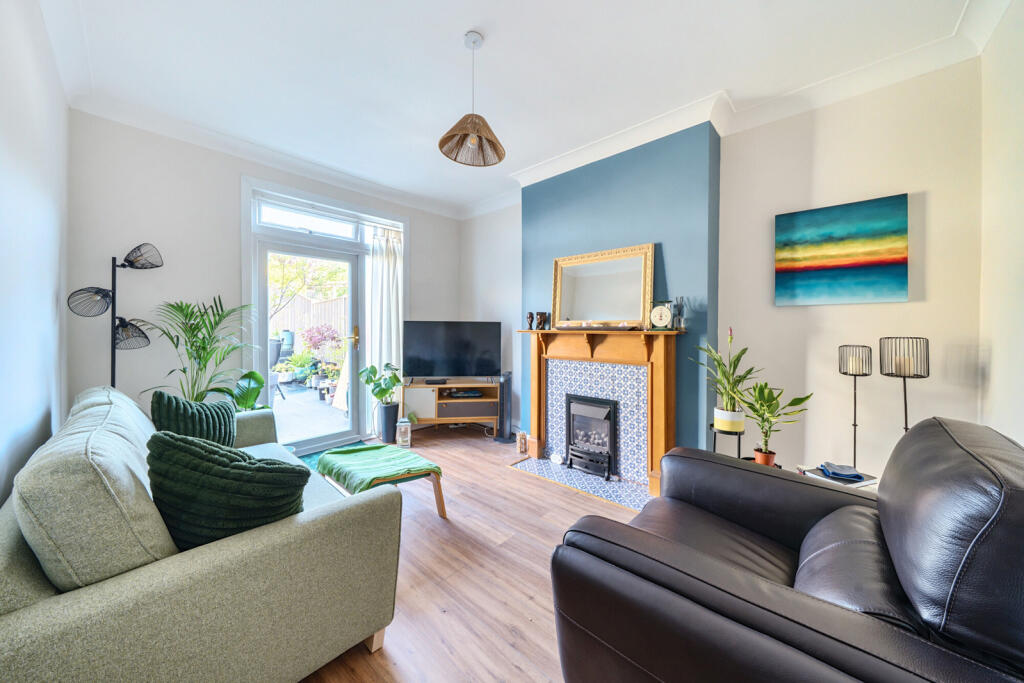 1313402-4-6870eb1...