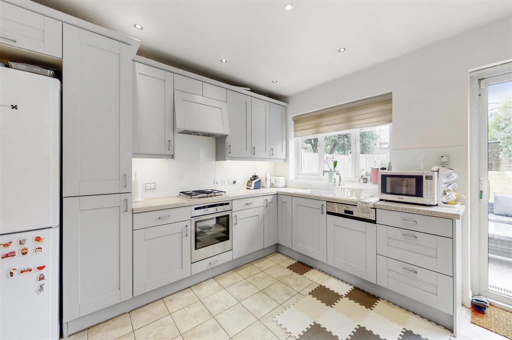 196 Wadham Gardens - kzMKyrg4cexeXa9qcWLd.jpg