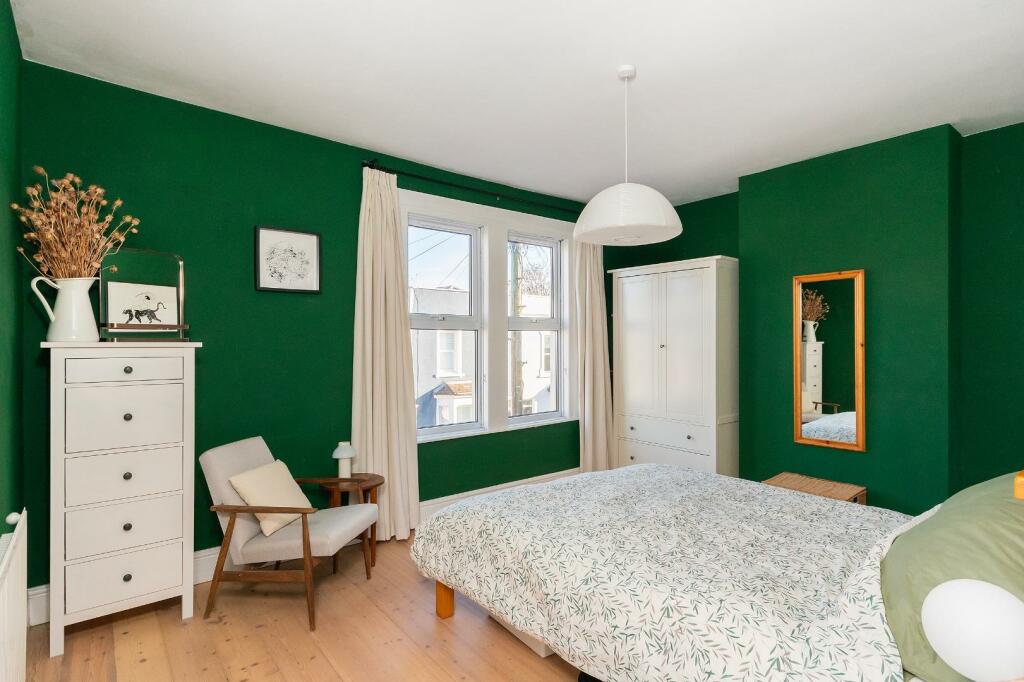 8O6RHD - Bedroom E.jpg