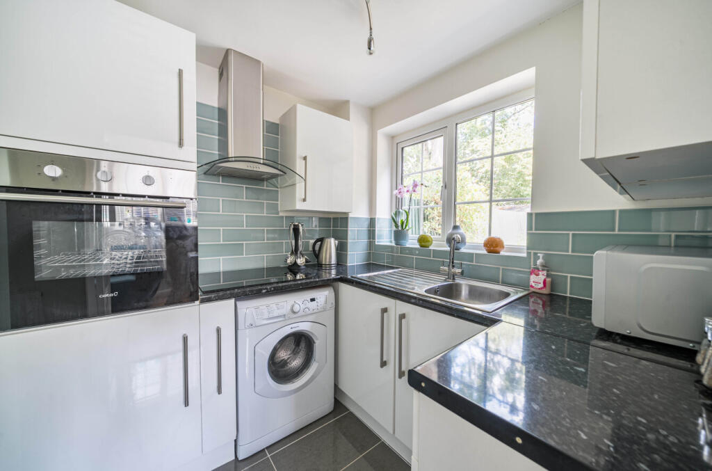 1342273-1-68a8633...