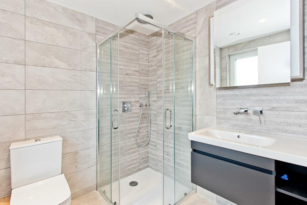 ensuite2.jpg