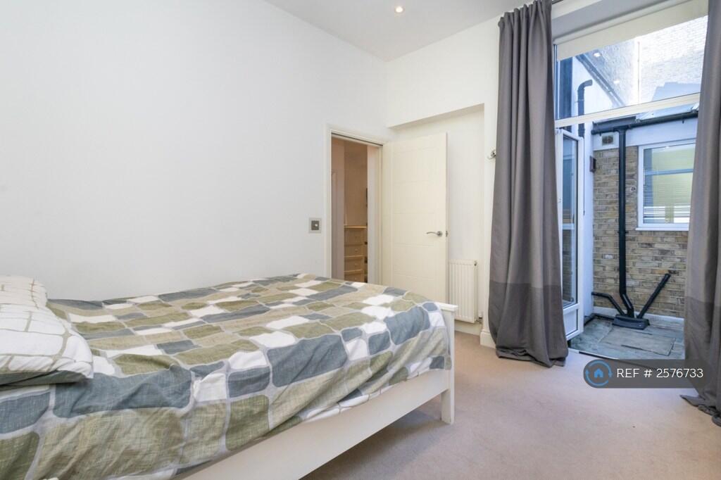 Double Bedroom 2 Gf + Internal Patio