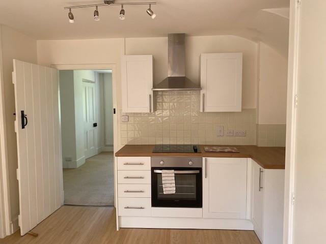 Kitchen 2.jpg