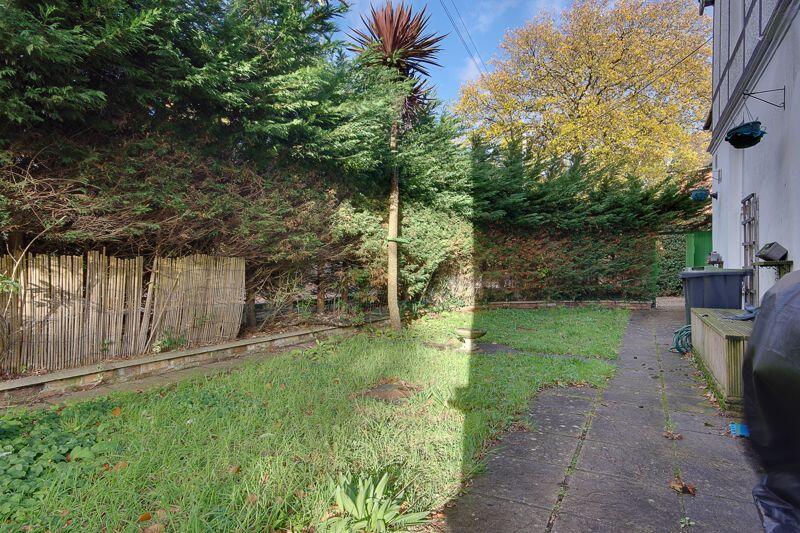Private Patio/Garden
