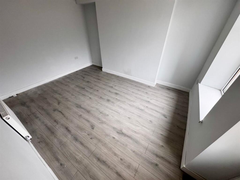 WhatsApp Image 2025-02-19 at 17.51.57-3.jpeg